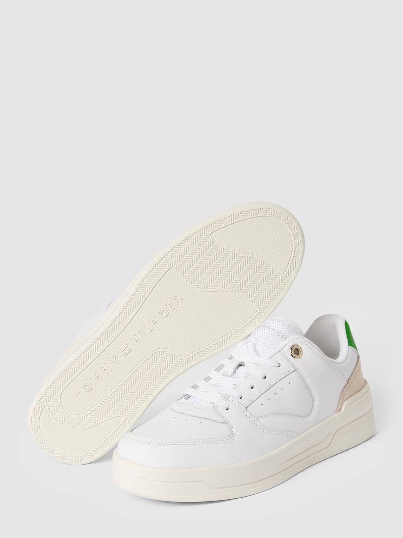 Sneaker aus Leder mit Label-Details Modell 'BASKET' in weiß