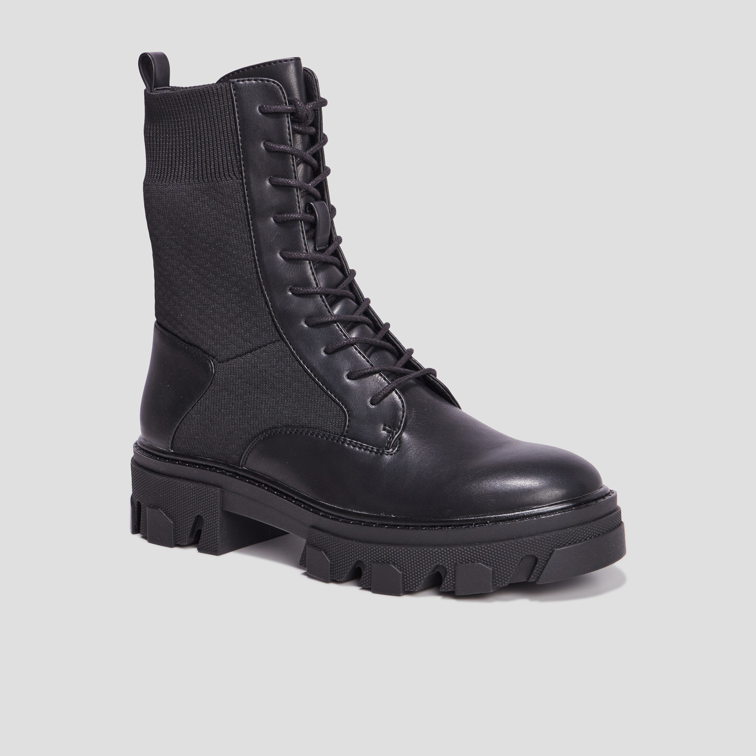 Bottines à lacets semelle chunky noir femme | La Halle