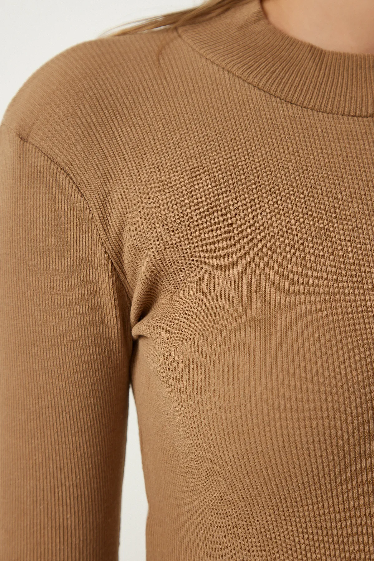 Happiness İstanbul  Braune Biscuit-Strickbluse mit Rollkragen im 2er-Pack für Damen GT00053