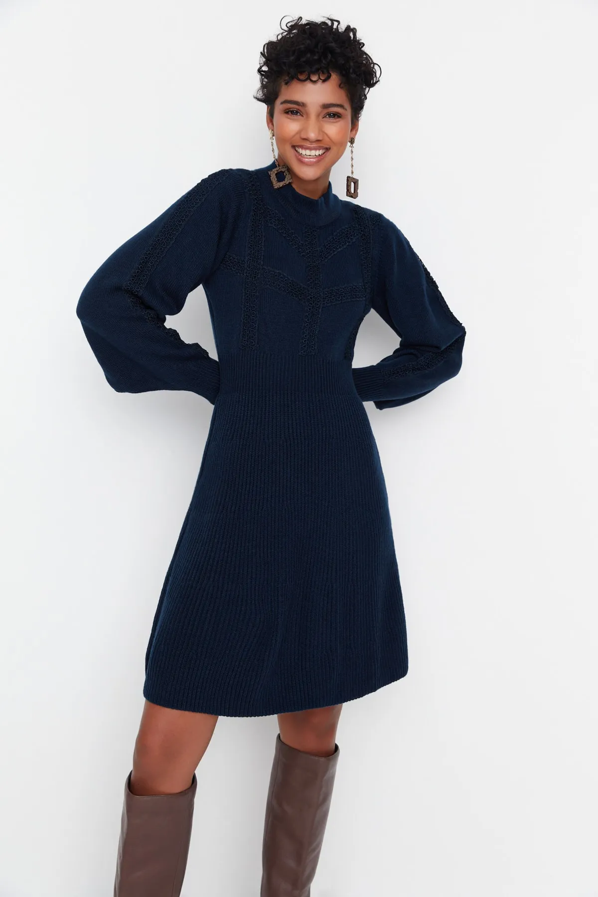 Trendyol Collection  Marineblau Marineblaues Mini-Strickkleid TWOAW22EL0011 Kleid TWOAW22EL0011