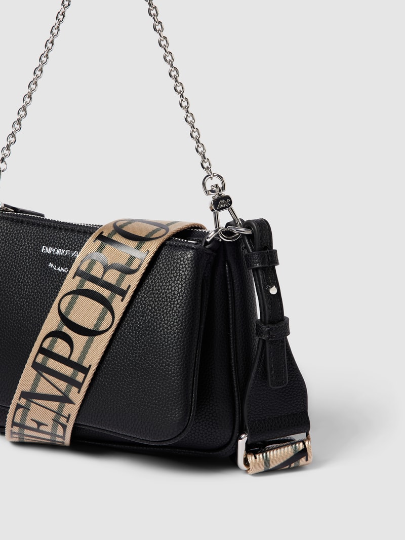Umhängetasche mit Label-Print in schwarz