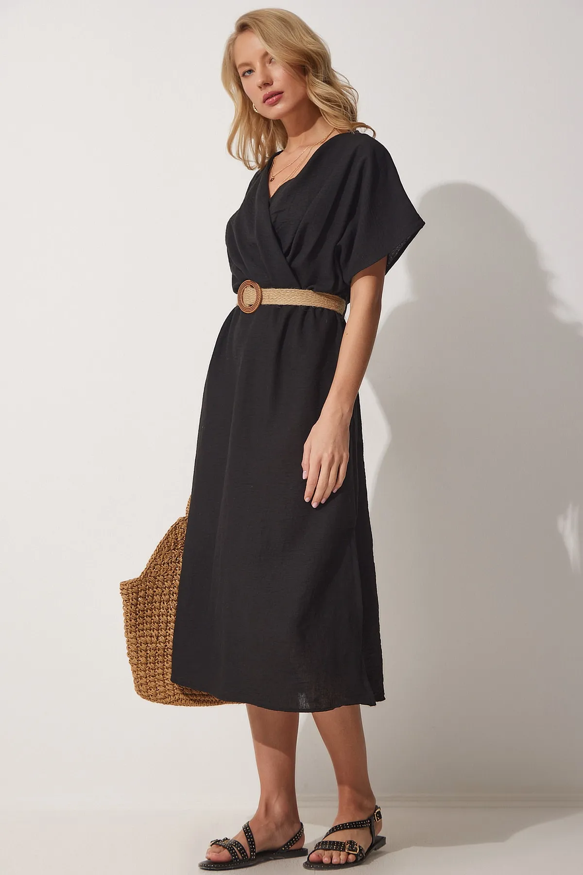 Happiness İstanbul  Schwarzes Ayrobin-Sommerkleid mit Strohgürtel für Damen ZH00022