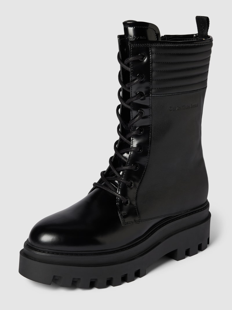 Schnürboots mit Plateausohle in black