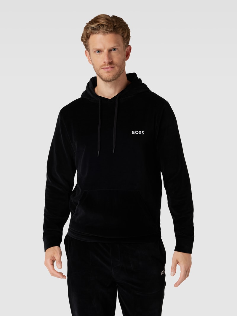 Hoodie mit Känguru-Tasche in schwarz