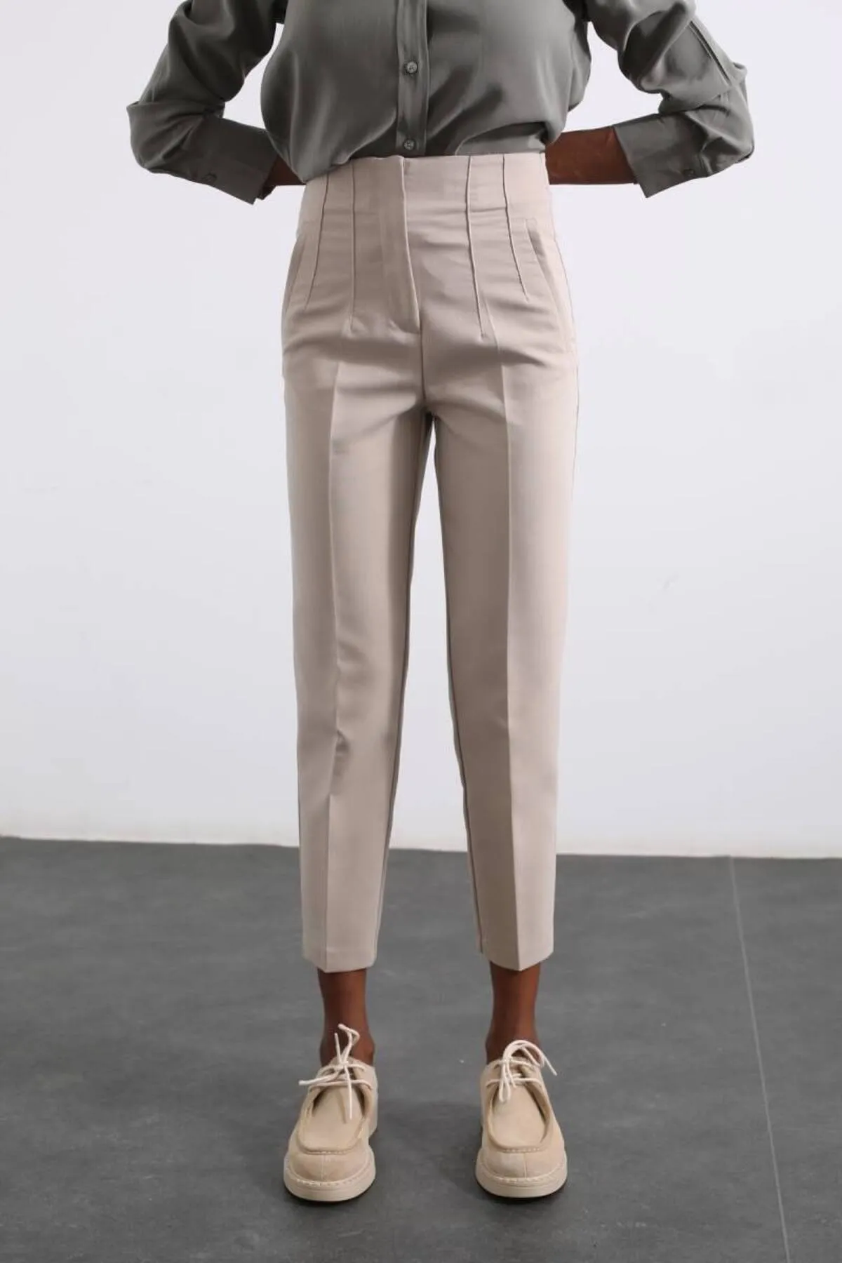 Laluvia  Float-Hose aus Stoff mit hoher Taille und Steinfront