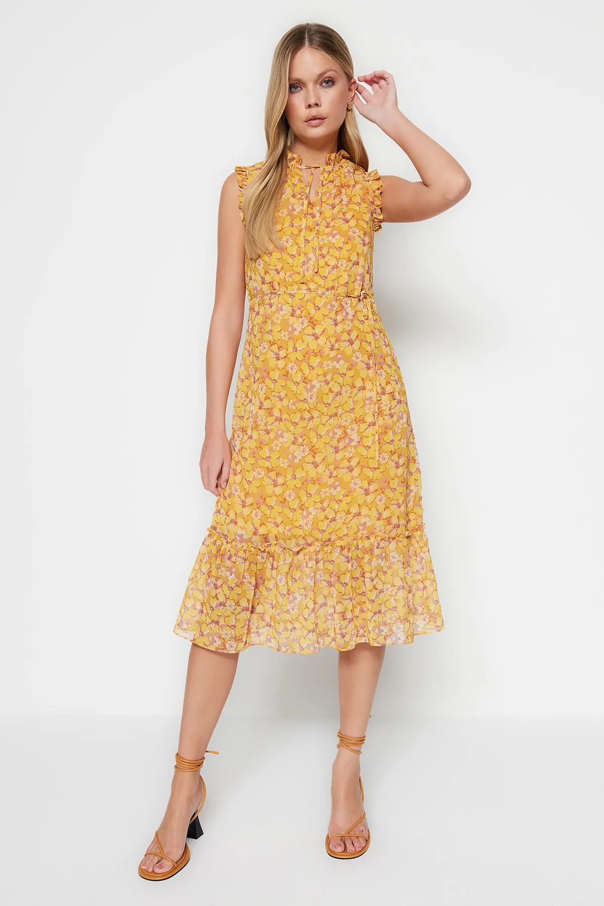 Trendyol Collection  Gelb gemustertes Midi-Gewebekleid in A-Linie/Glockenform TWOSS23EL01840