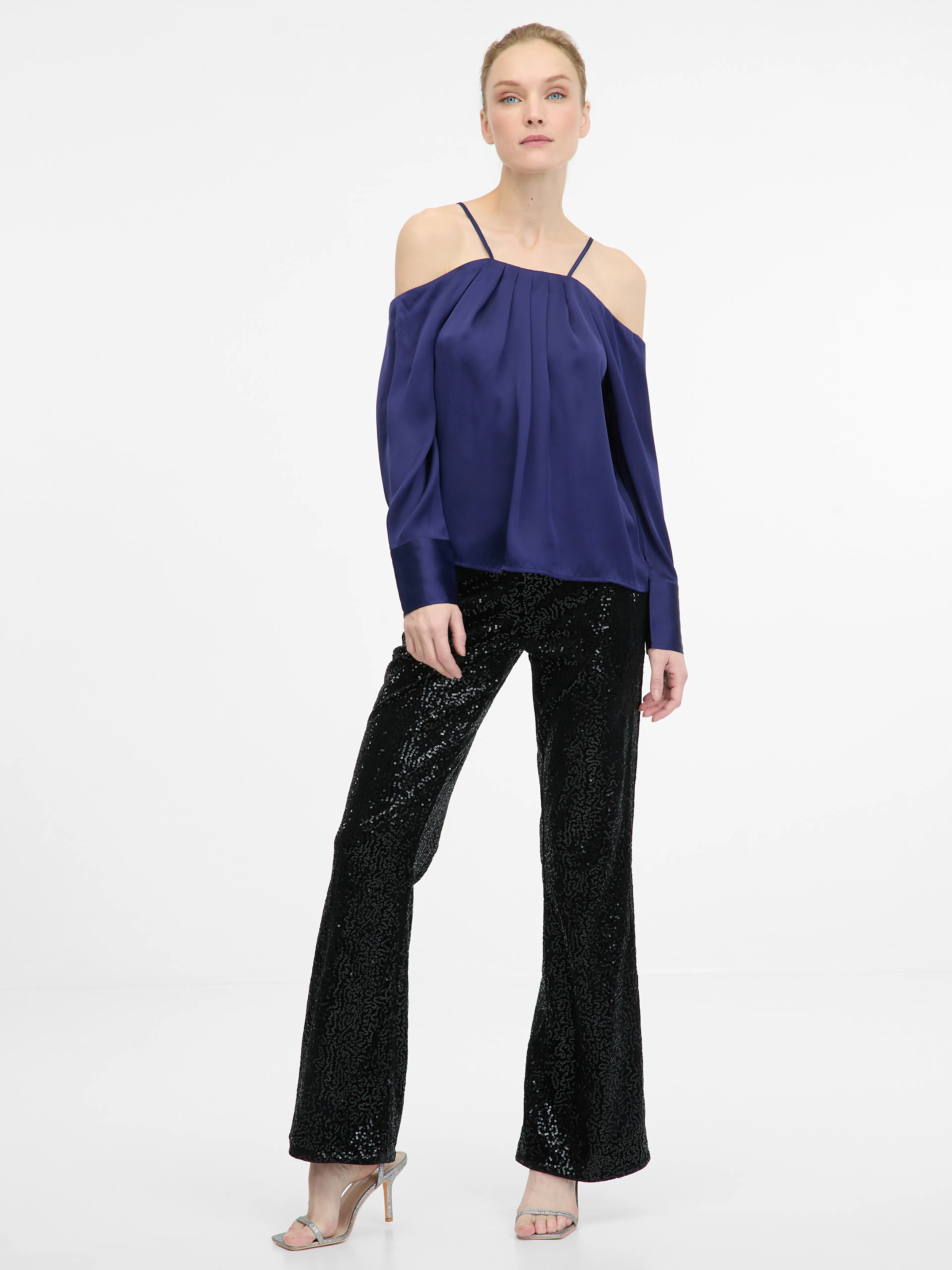 Dunkelblaue Damenbluse mit freien Schultern ORSAY