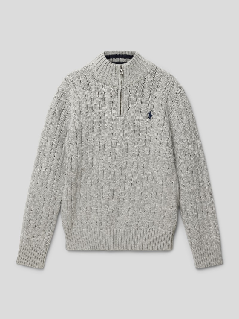 Strickpullover mit Zopfmuster in hellgrau