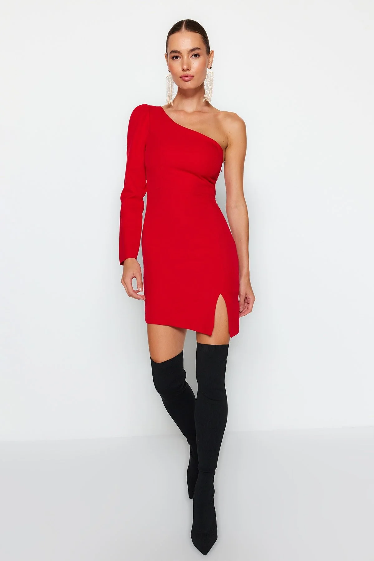 Trendyol Collection  Rotes, tailliertes Webkleid TPRAW24EL00094