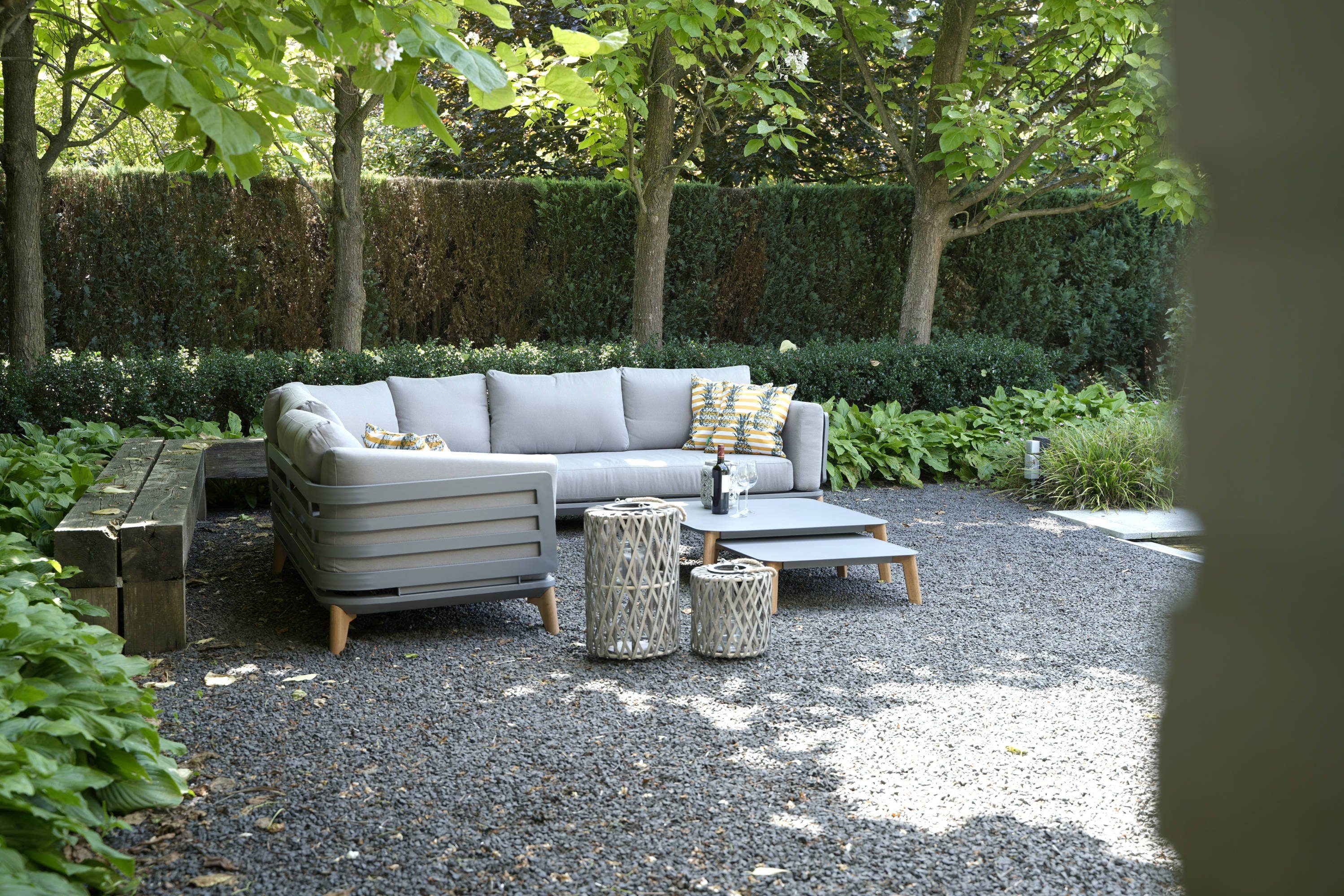GMD Living Eckbankgruppe SPHERE, (Eckbank Loungeset, 5-tlg., bestehend aus 2 Sofas, 1 Eckteil & 2 Tischen inkl. Sitzpolster), rostfreies Aluminiumgestell in mattgrau
