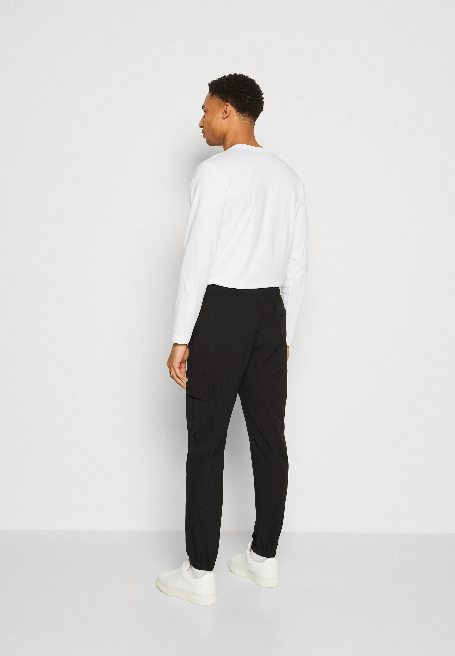 Pantalones cargo INDICODE JEANS