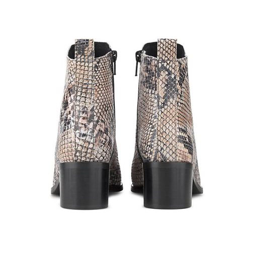 Another A Stiefelette