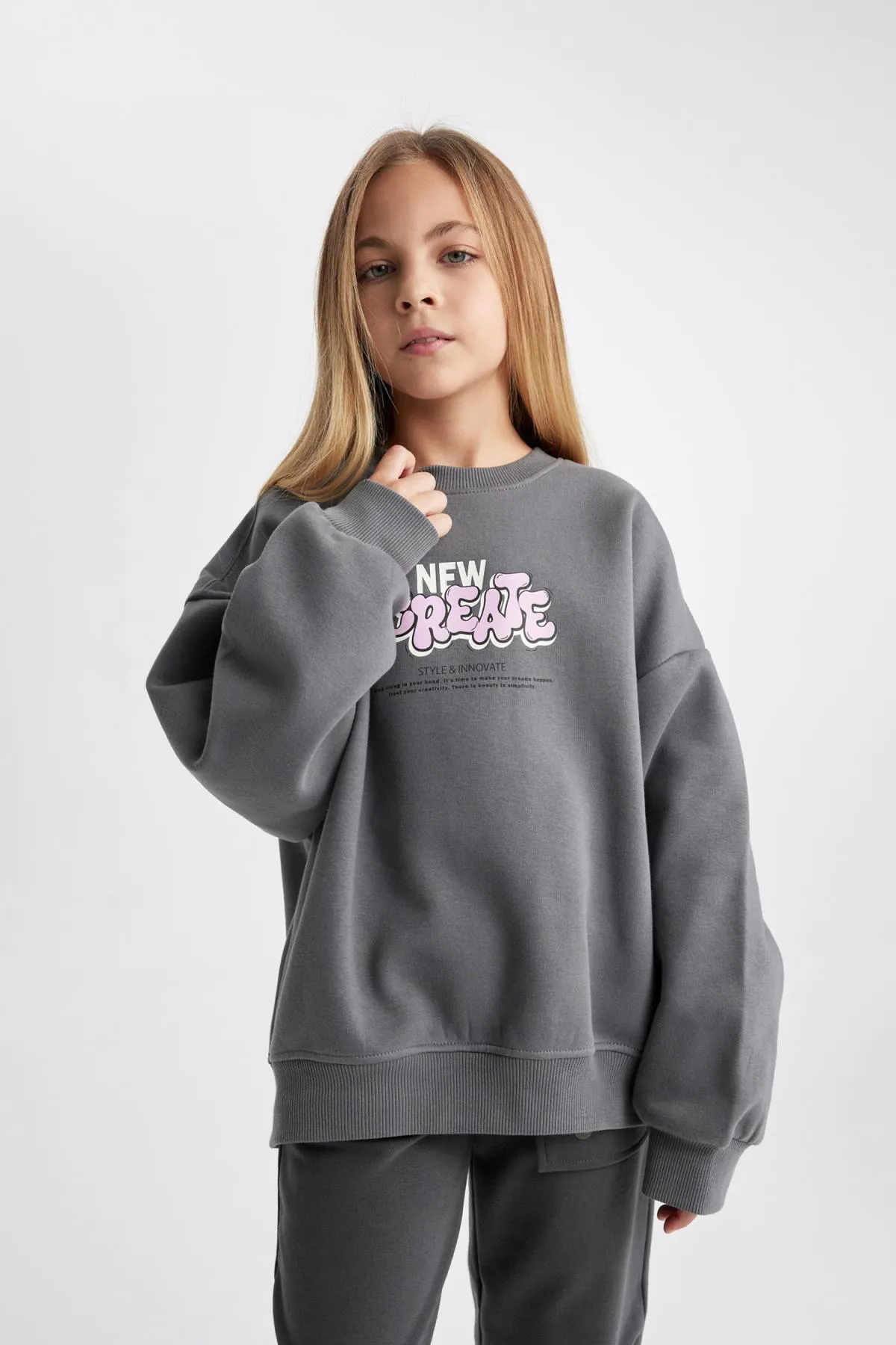 DeFacto  Dickes Mädchen-Sweatshirt in Oversize-Passform mit Rundhalsausschnitt und weicher, pelziger Innenseite