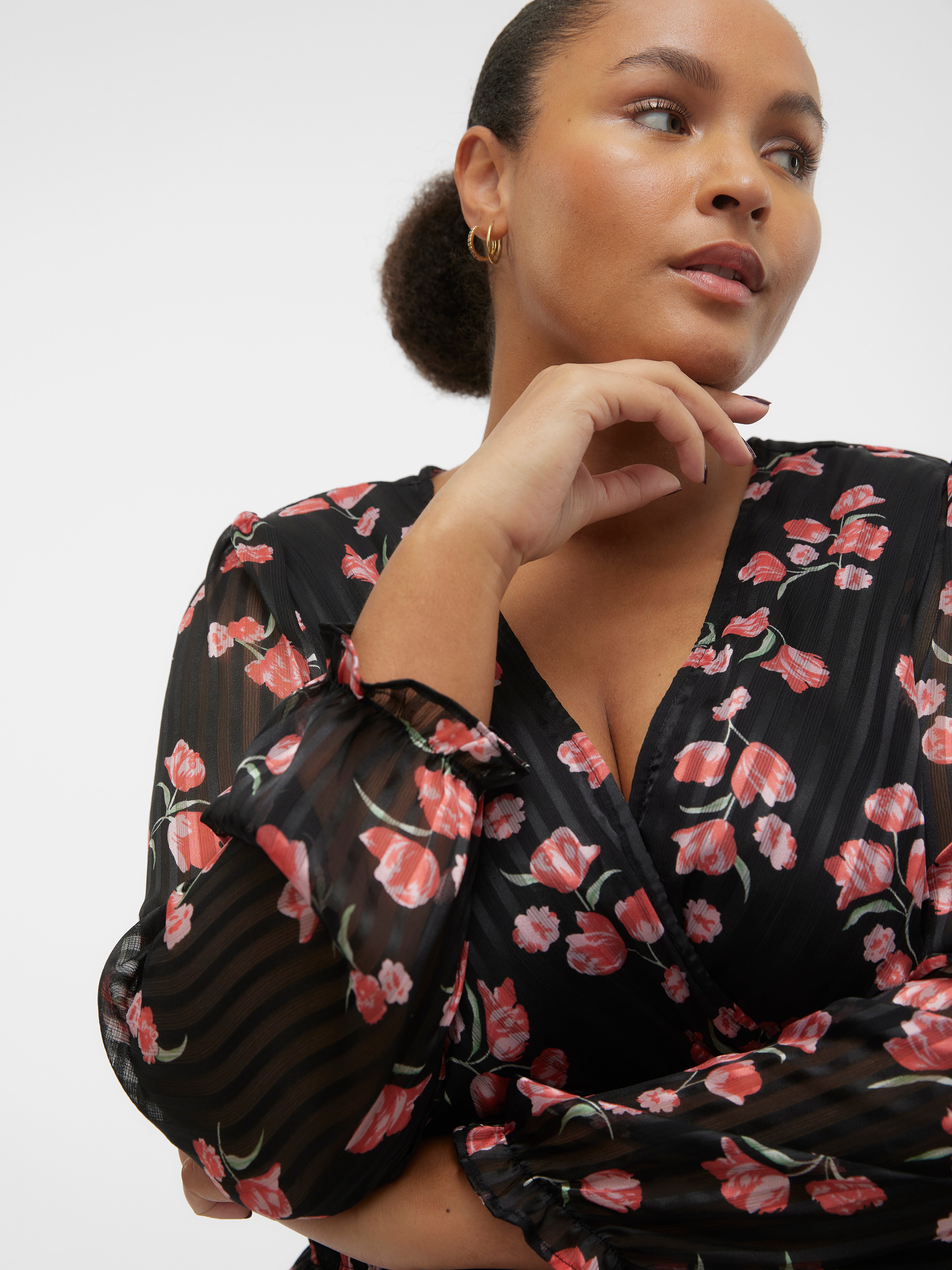 VMROSEY Kurzes Kleid