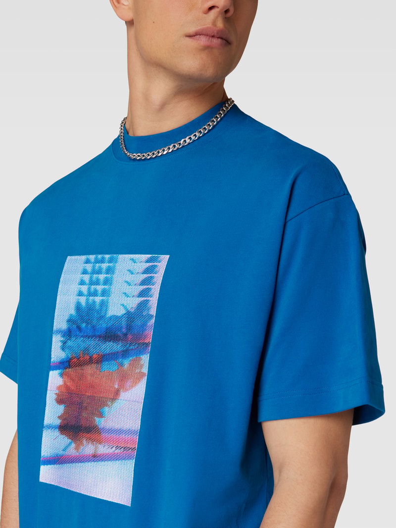 T-Shirt mit Motiv-Stitching Modell 'MOTION' in royalblau