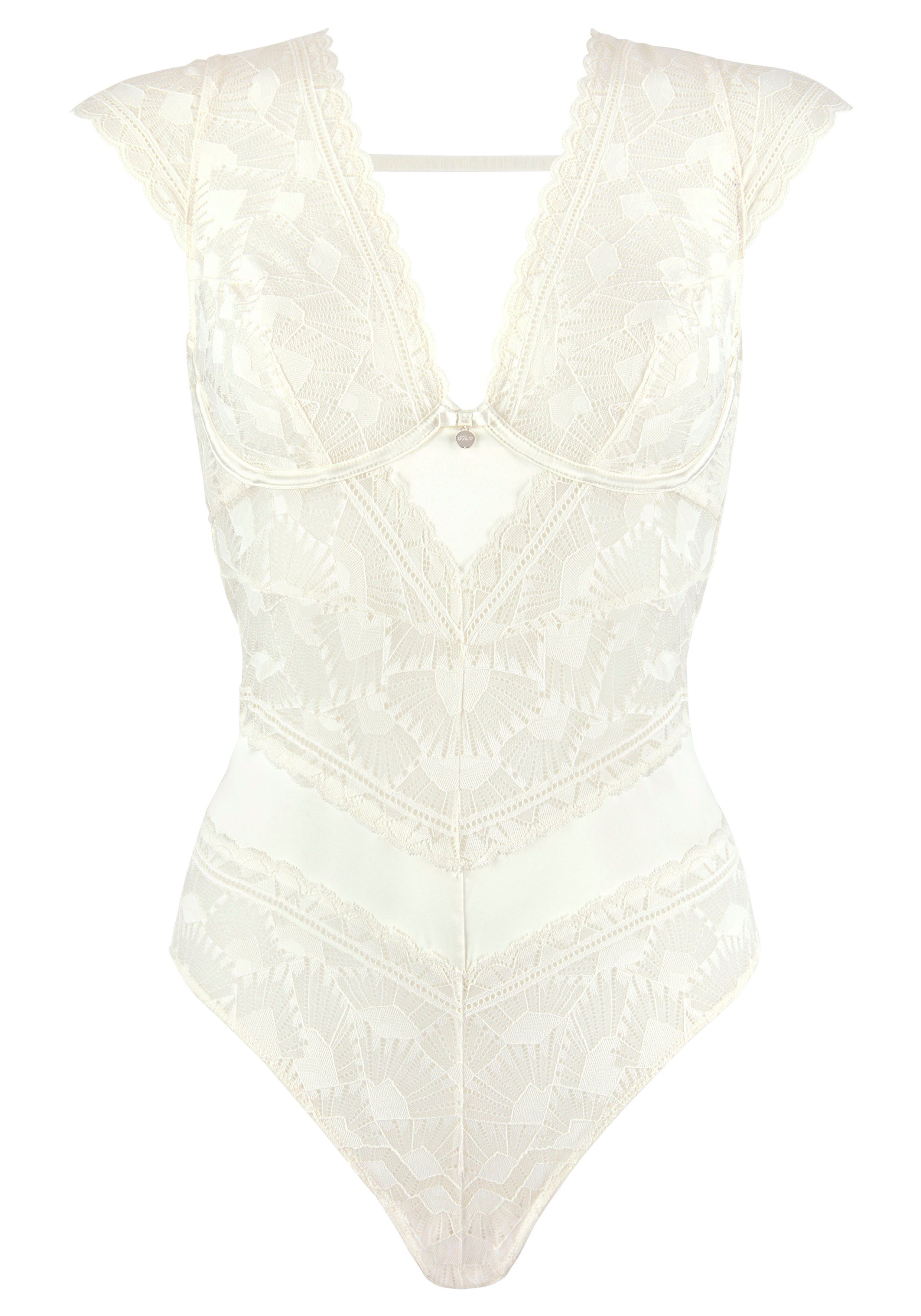 s.Oliver Body Adèle aus dezent transparenter, floraler Spitze, sexy Dessous