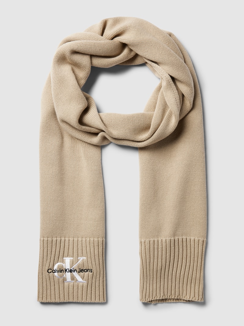 Strickschal mit Label-Stitching  Modell 'MONOLOGO' in sand