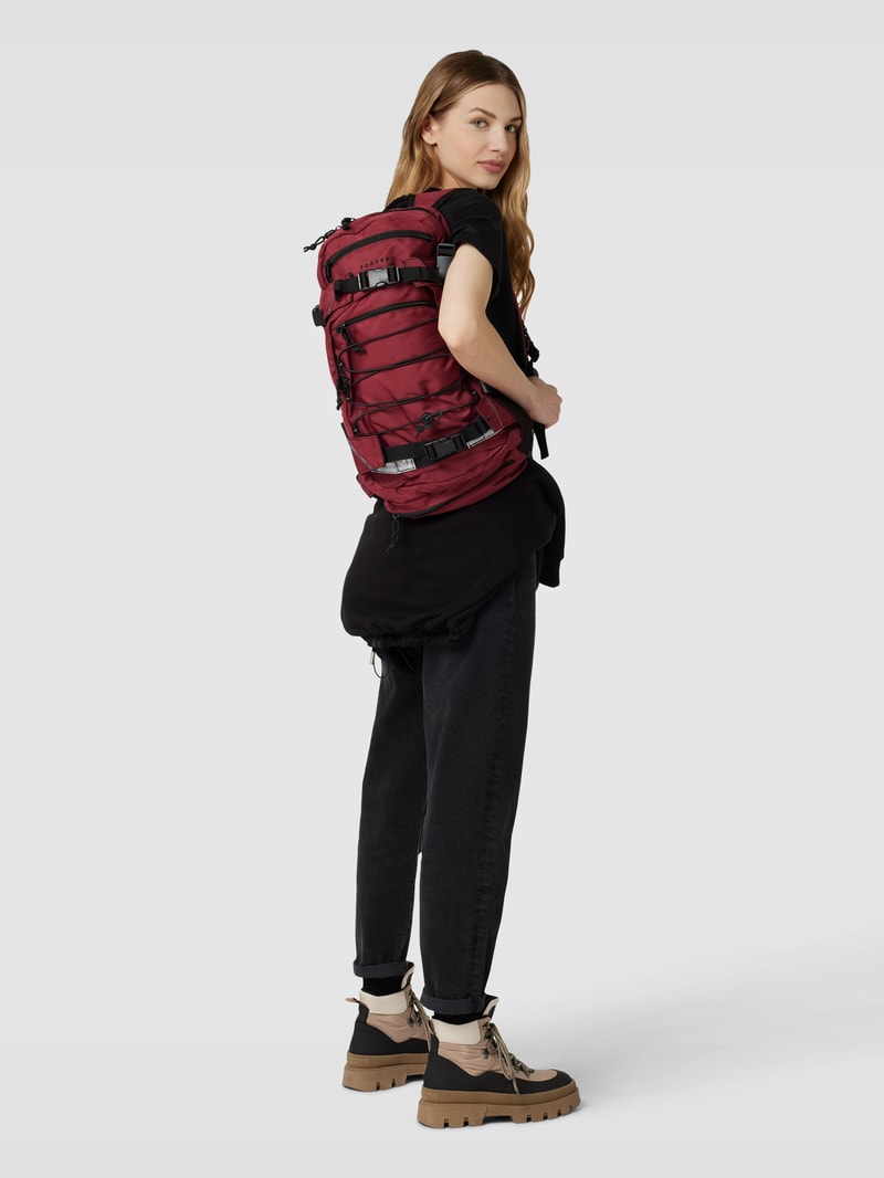 Rucksack mit Label-Details Modell 'LOUIS' in bordeaux rot