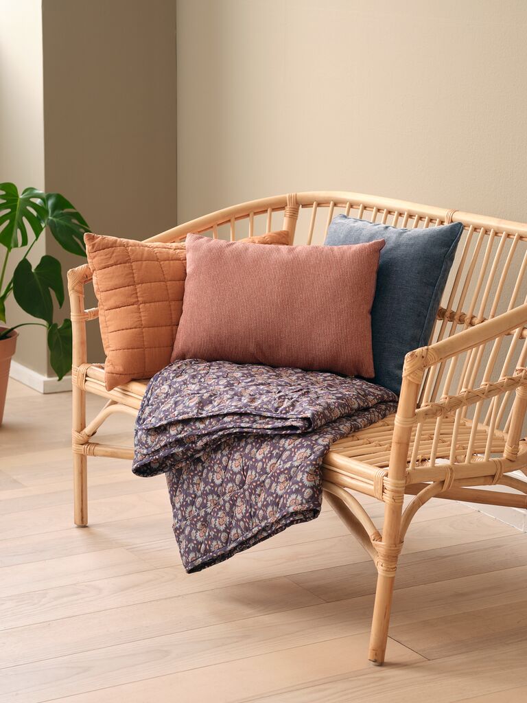 Almofada decorativa HORNFIOL 45x45 em chenille azul