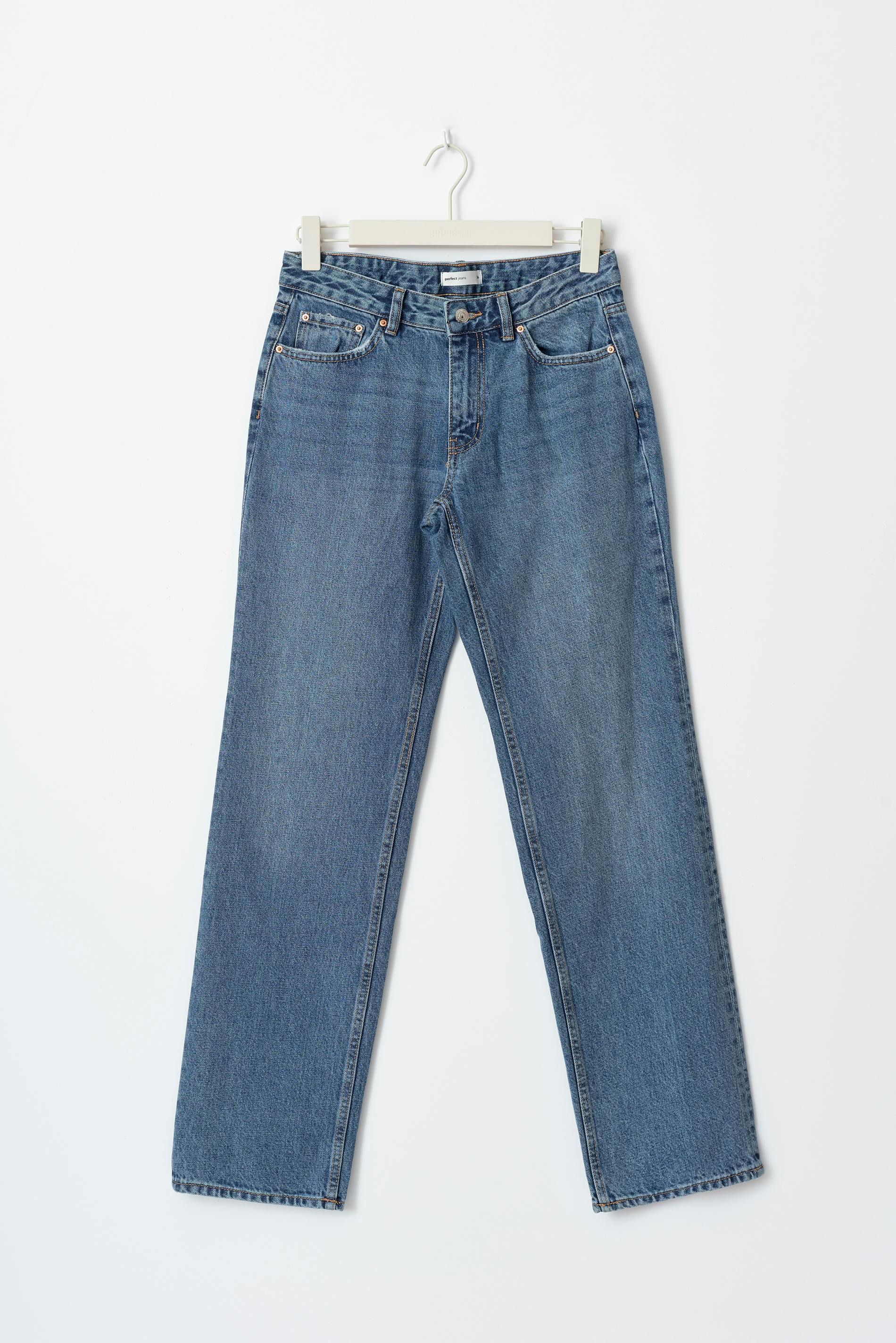 Low straight jeans