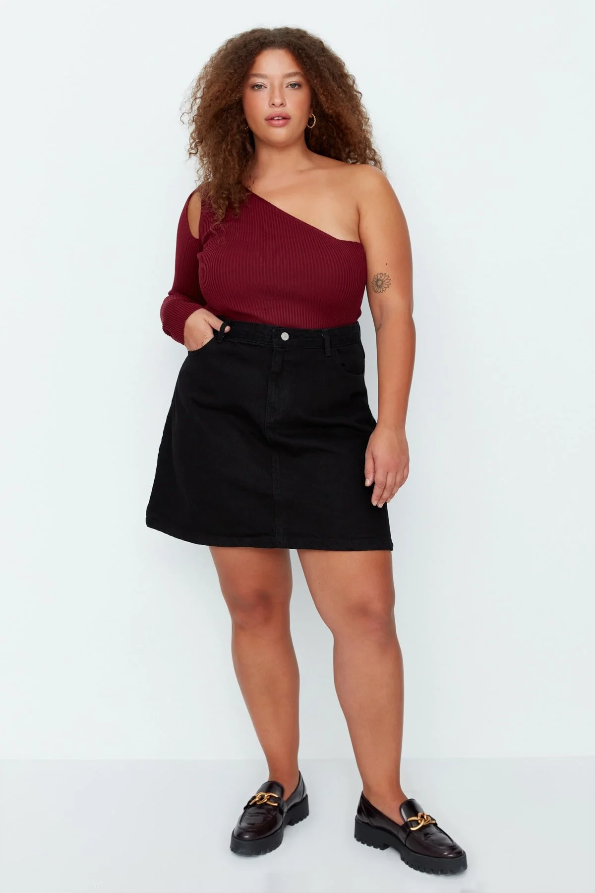 Trendyol Curve  Schwarzer Jeansrock in A-Form mit hoher Taille TBBAW23AZ00042