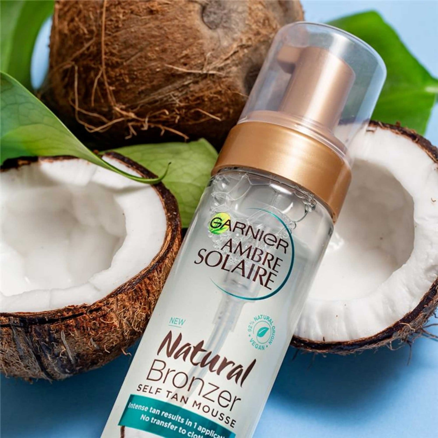 Garnier Sheer Self-Tanning Mousse voor een natuurlijk bruiningseffect - Verrijkt met kokosolie