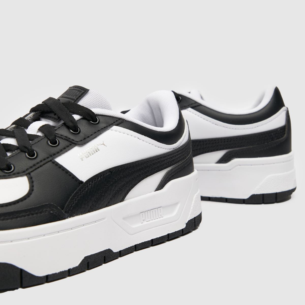 PUMA Cali Dream-sneakers i svart och vitt