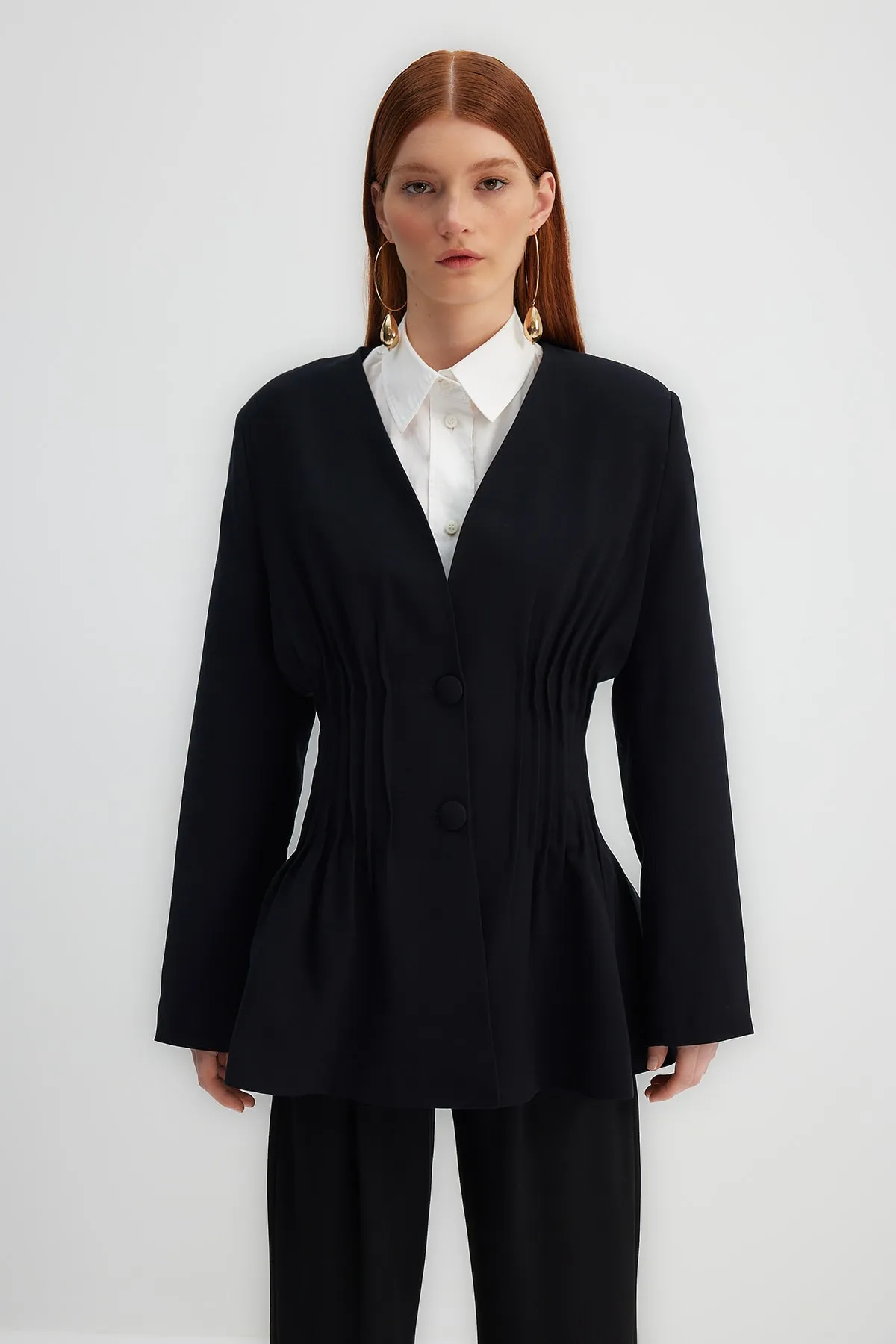 Trendyol Modest  X Kevser Sarıoğlu Schwarze, gerippte, detaillierte Webjacke TCLSS23CK00002