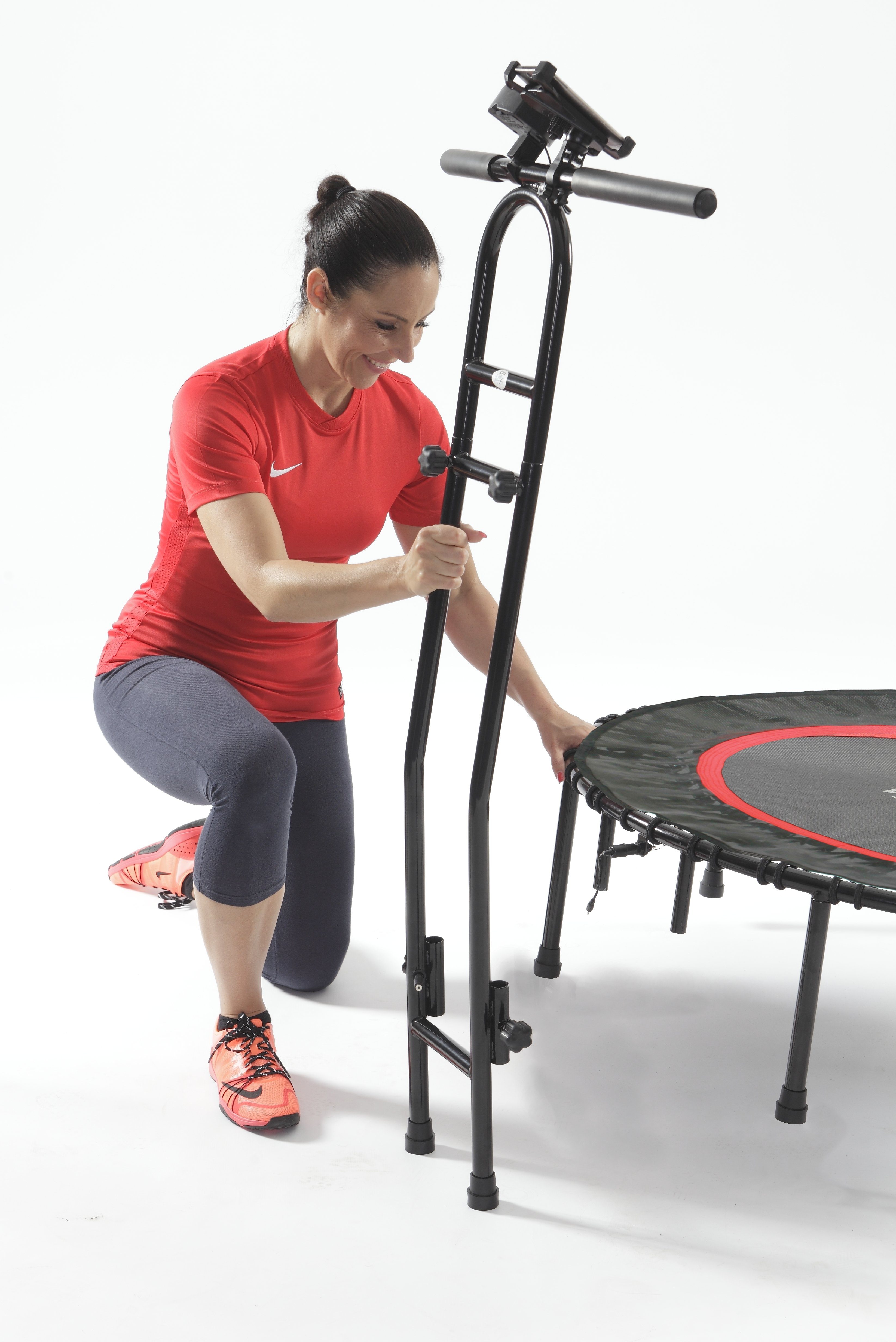 JOKA international Fitnesstrampolin JOKA Fit Fitnesstrampolin 2.0, Ø 110 cm, mit abnehmbarer Haltestange, inkl. Workout-DVD