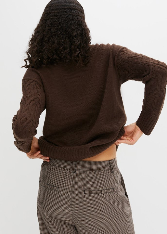 Rundhals-Pullover mit Zopfmuster