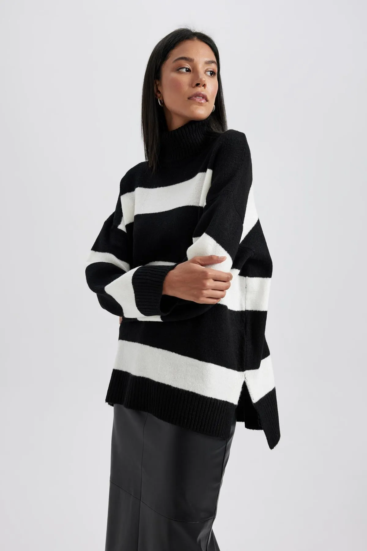 DeFacto  Gestreifte Rollkragentunika mit Relaxed Fit A8595ax23wn