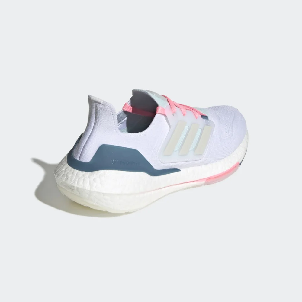 adidas Ultraboost 22 GX5929 / weiss
