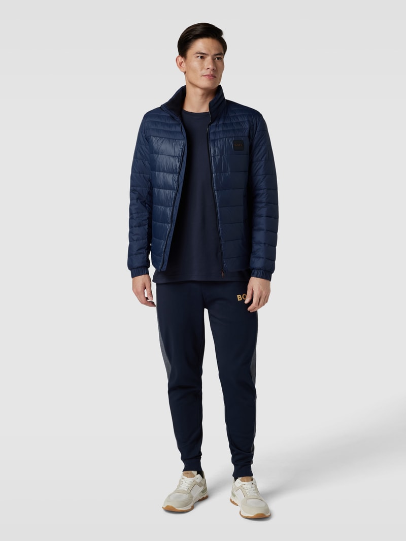 Steppjacke mit Label-Patch Modell 'Oden' in blau