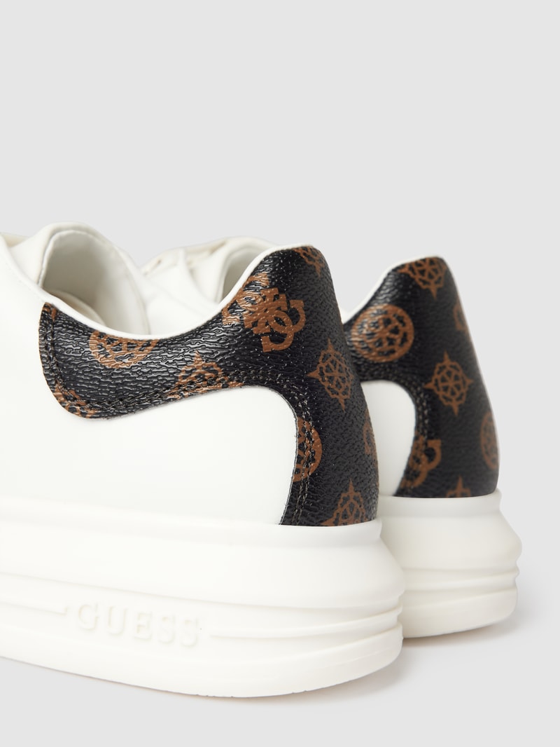 Sneaker mit Label-Print Modell 'VIBO' in weiß