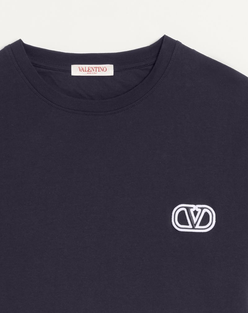 Camiseta de algodão com patch exclusivo Vlogo