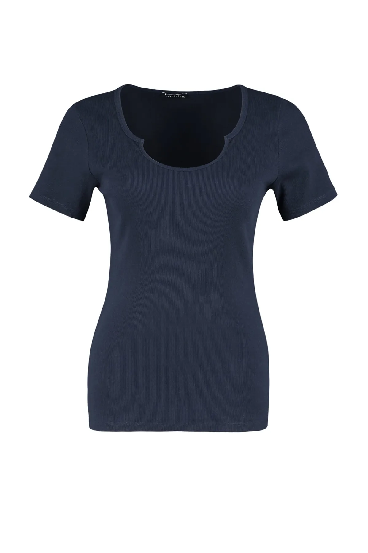 Trendyol Curve  Marineblaues, geripptes Strick-T-Shirt mit Kragen und detailliertem Kragen TBBSS23BF00012