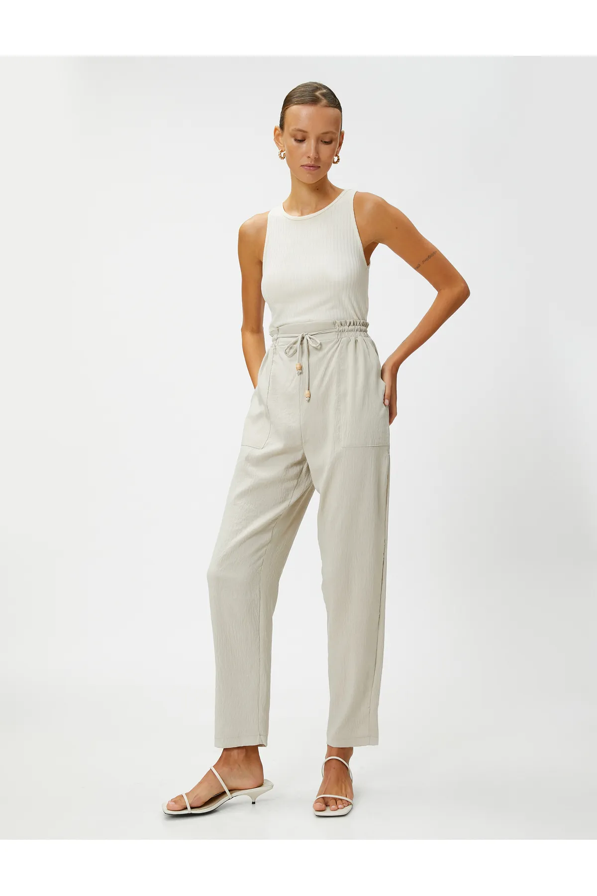 Koton  Bequeme Hose mit Taschen, hoher Taille und Bindebund