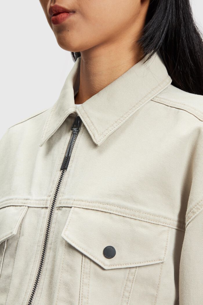 Truckerjacke in Cropped-Form