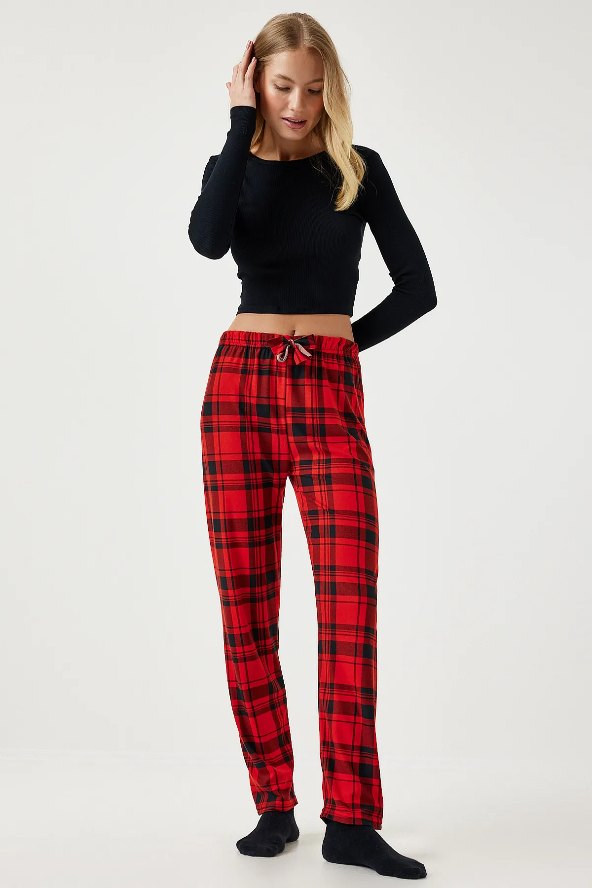 Happiness İstanbul  Rote Pyjamahose aus weichem Strick mit Muster für Damen CE00089