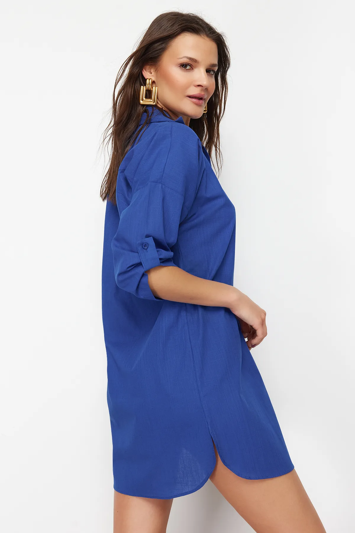 Trendyol Collection  Saks Mini-Strandkleid aus Webstoff TBESS21EL3979