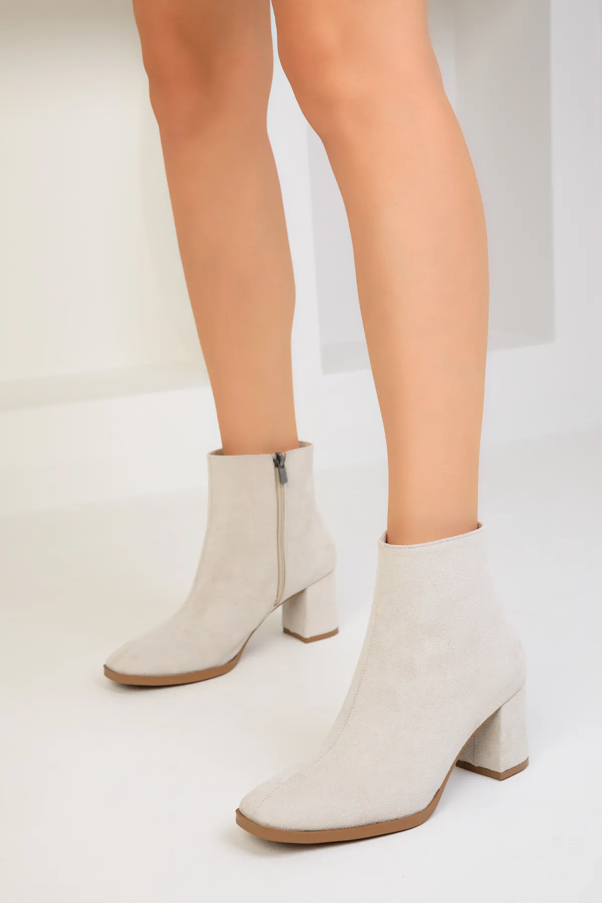 SOHO  Damenstiefel & Stiefeletten aus Wildleder 18549