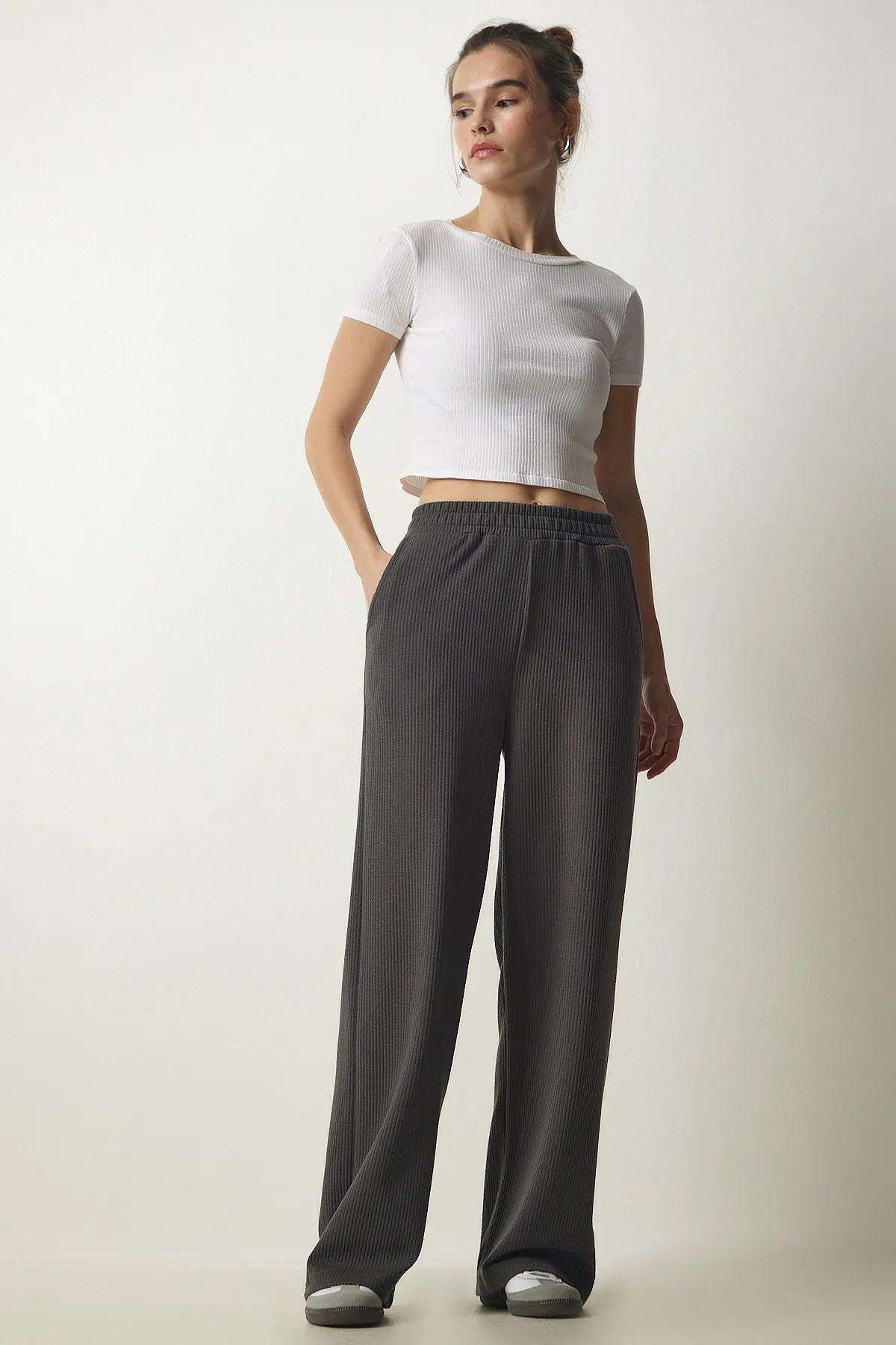 Happiness İstanbul  Geräucherte Cord-Strickhose für Damen EW00005