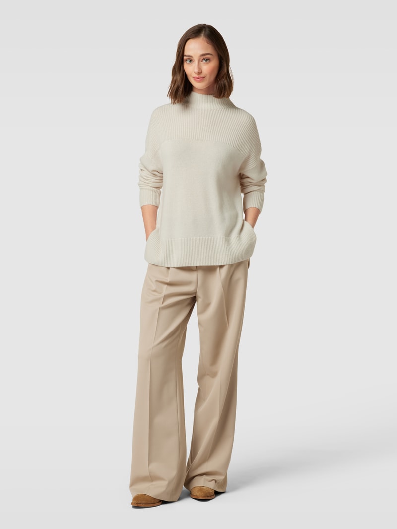 Kaschmirpullover mit Stehkragen in offwhite
