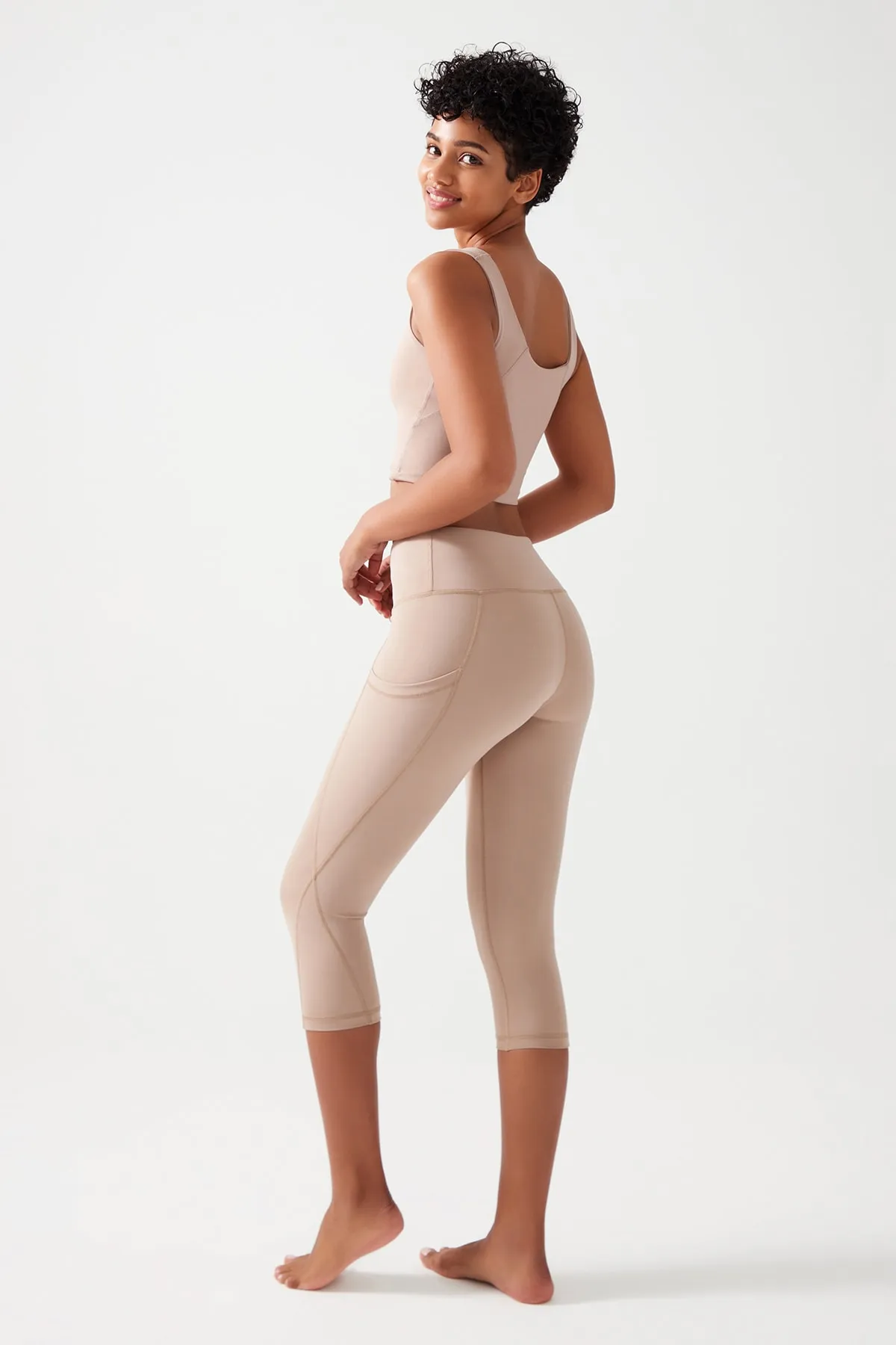 LOS OJOS  Beigefarbene Capri-Leggings mit hoher Taille und glättenden Doppeltaschen unterhalb des Knies für Damen