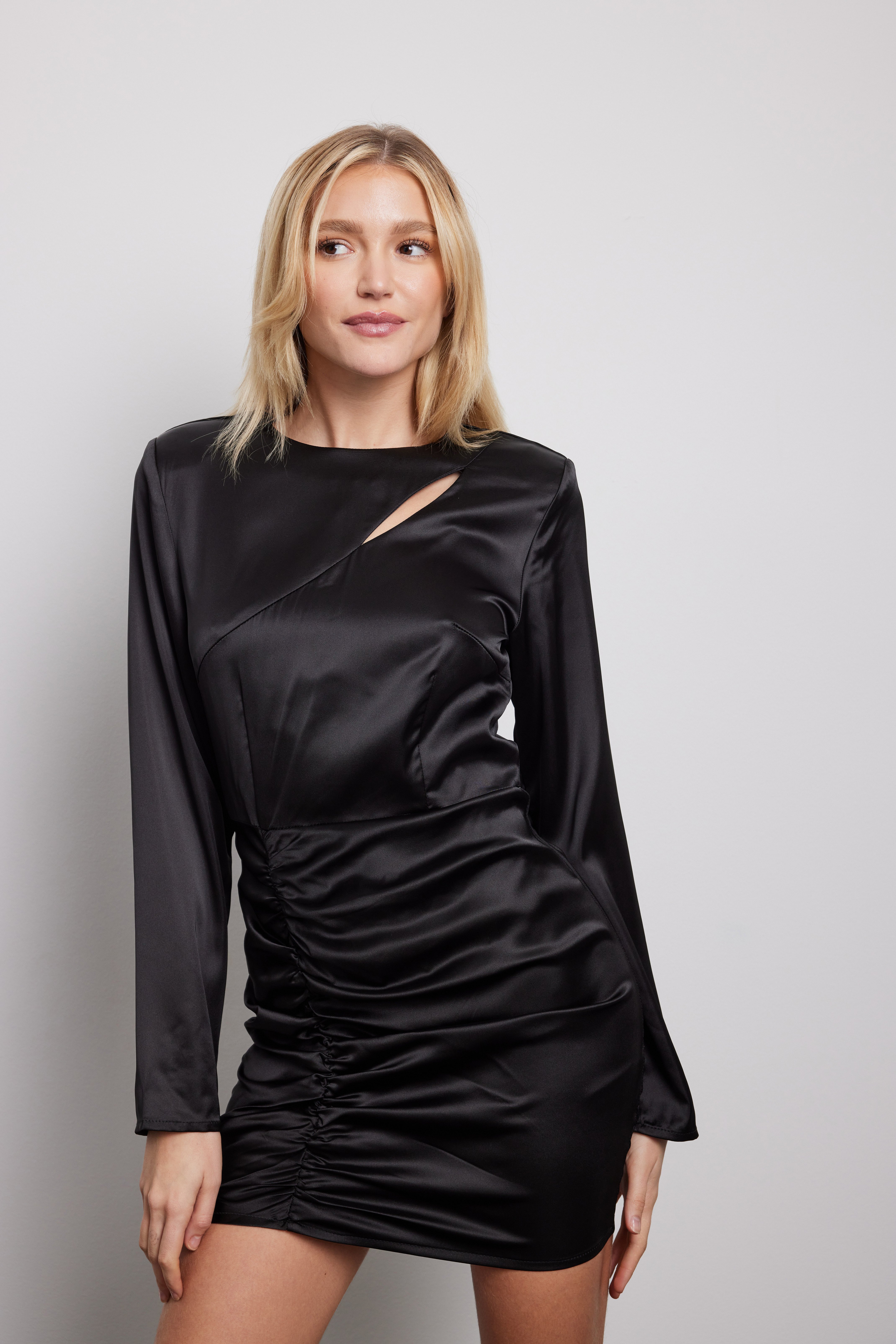 Satin-Rüschen-Kleid mit Cut-Out
