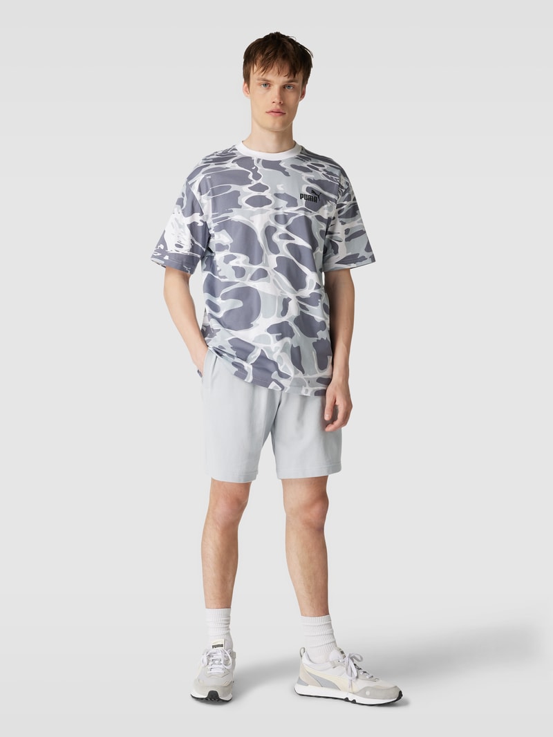 Sweatshorts mit Label-Stitching Modell 'CLASSICS' in hellgrau