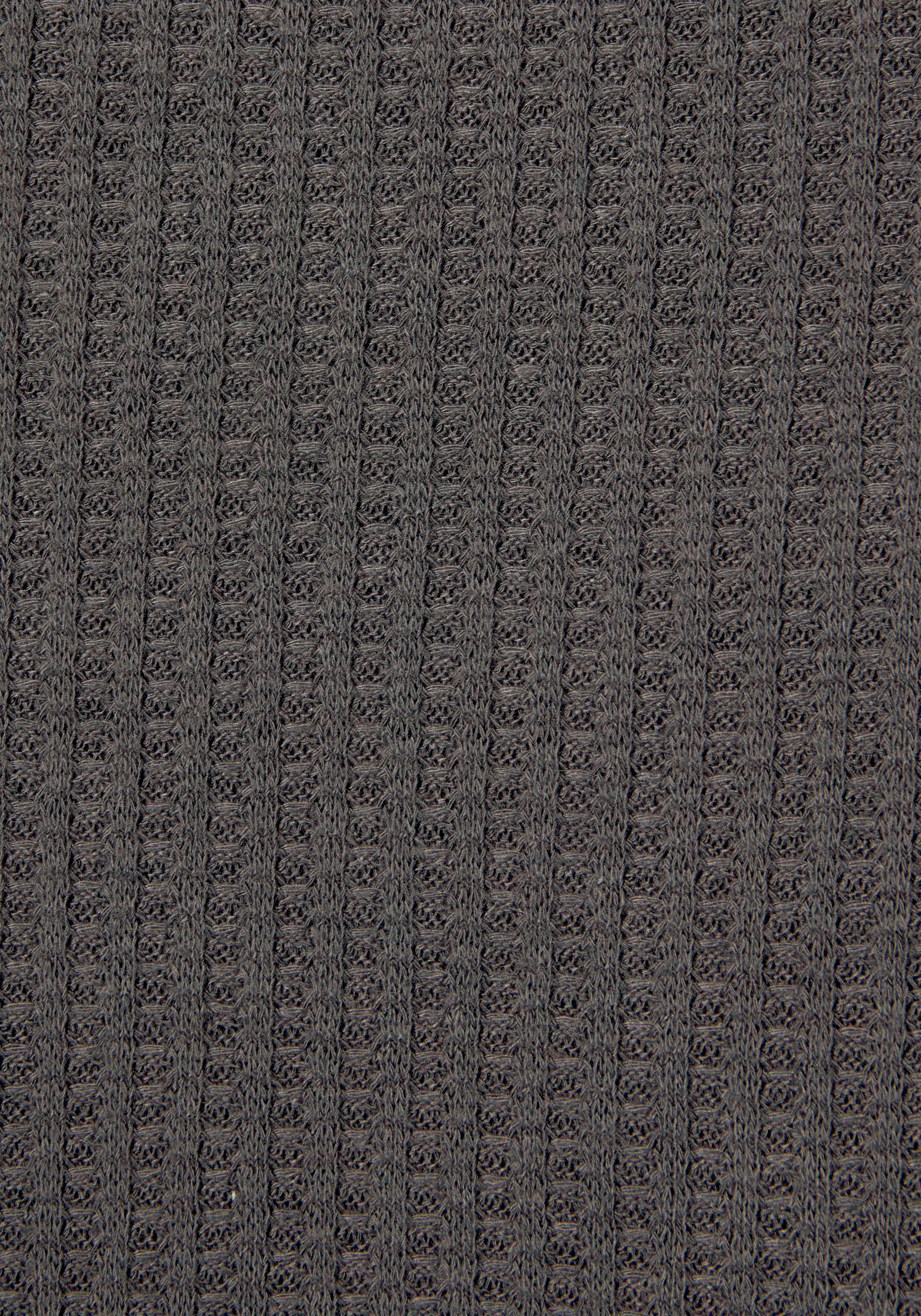 LASCANA Langarmshirt in modischer Pique-Optik