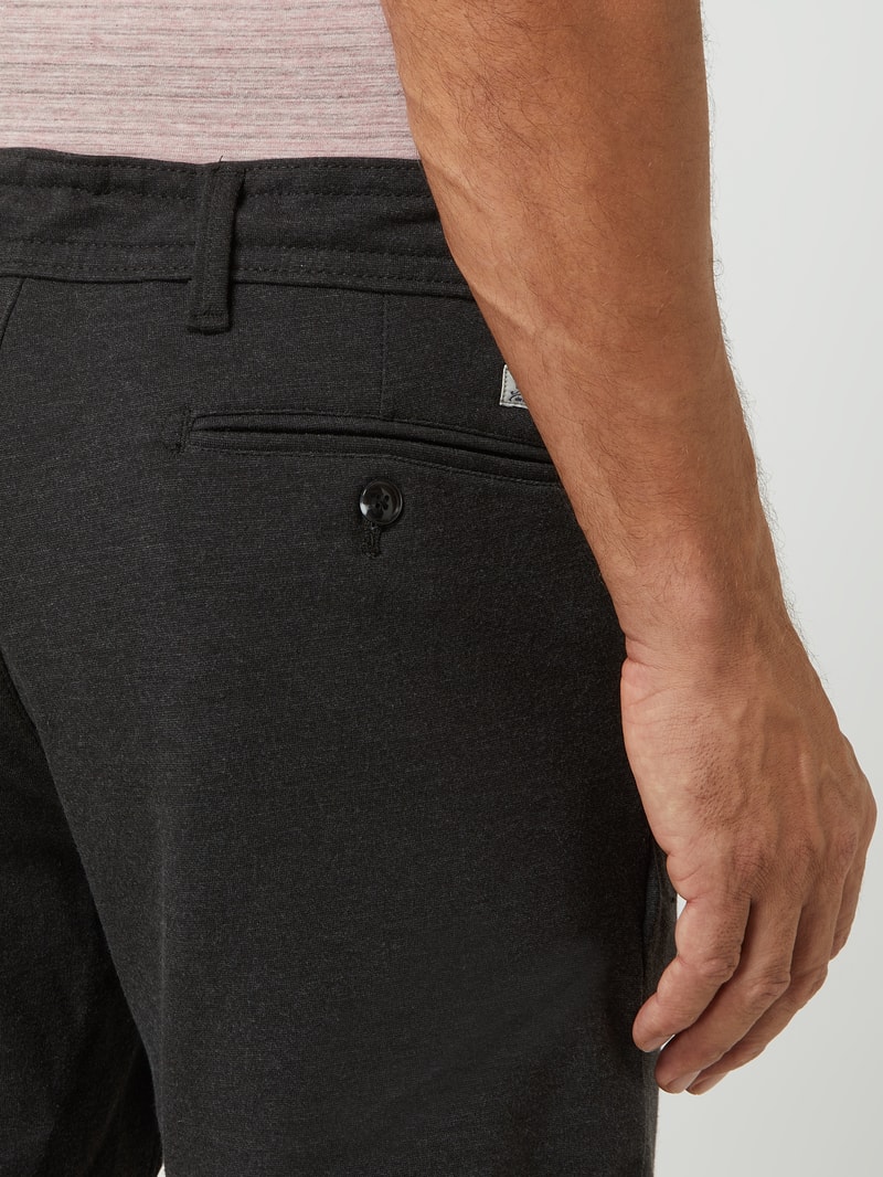 Slim Fit Chino-Shorts mit Stretch-Anteil in dunkelgrau