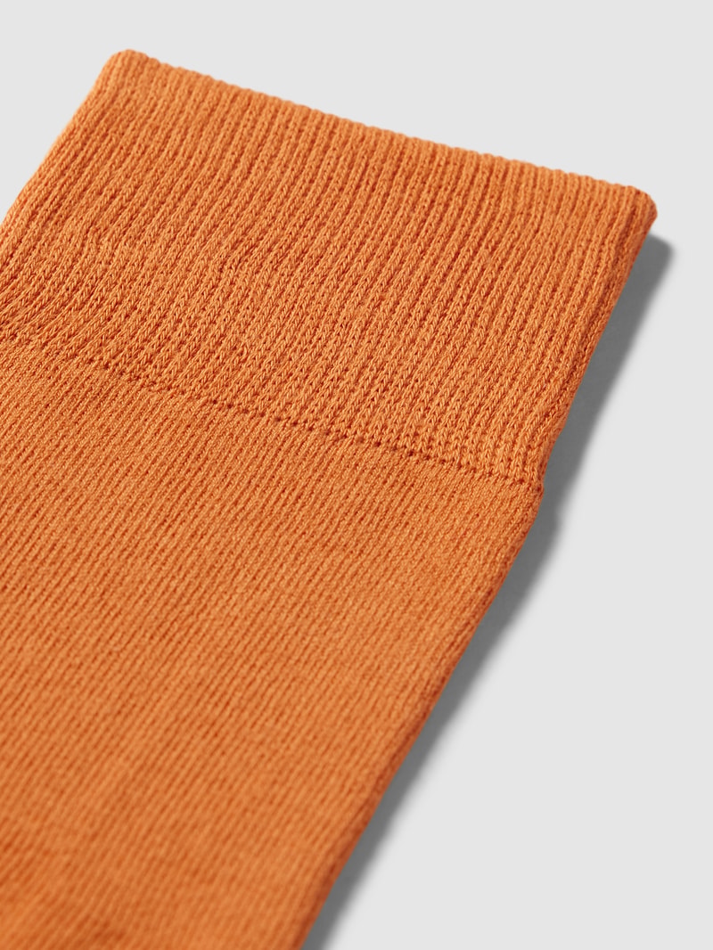 Socken mit Label-Print in terrakotta