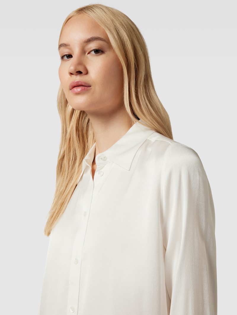 Hemdbluse mit verlängertem Rückenteil in offwhite